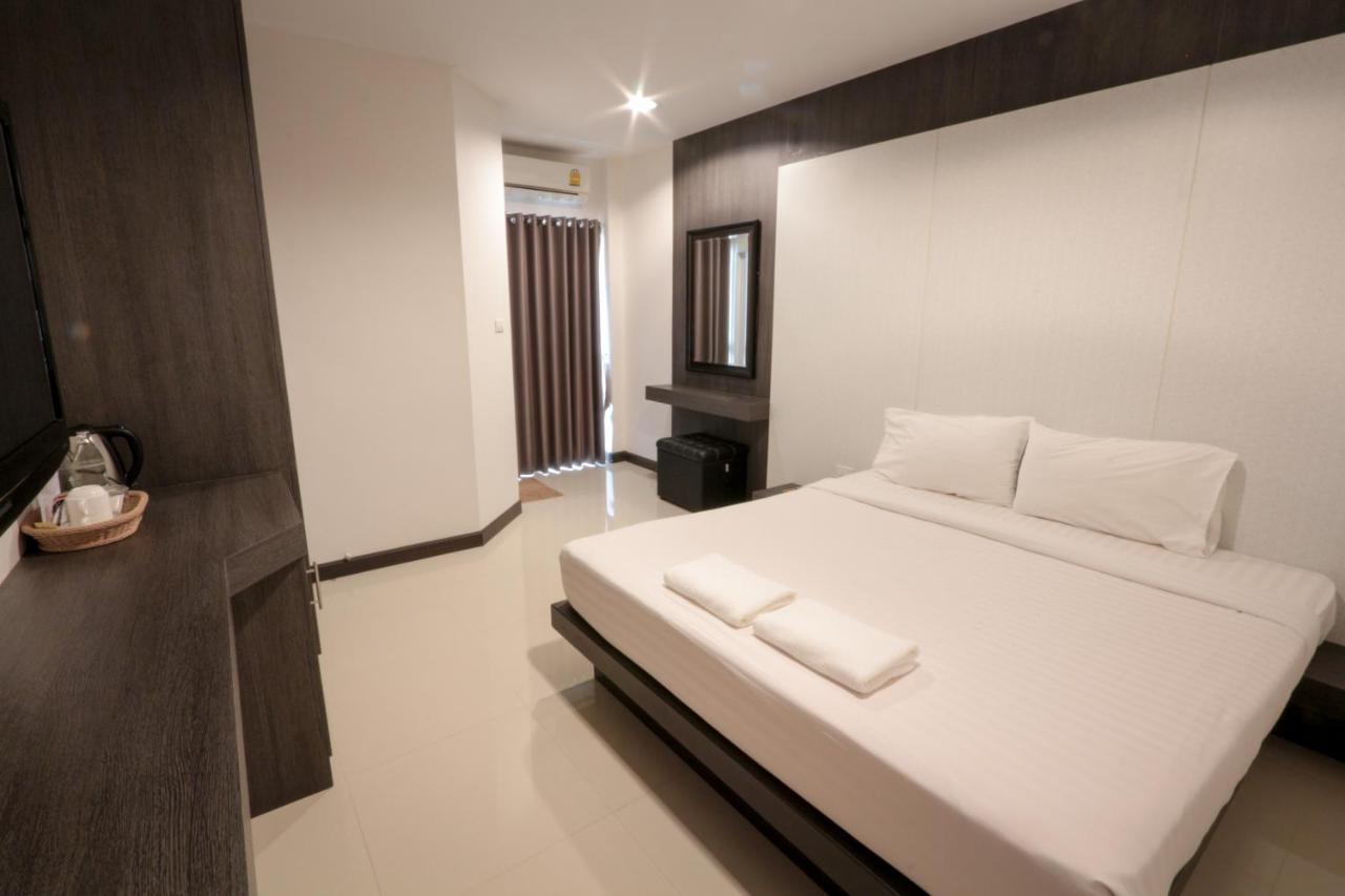 Fortune Surin Hotel Exterior photo