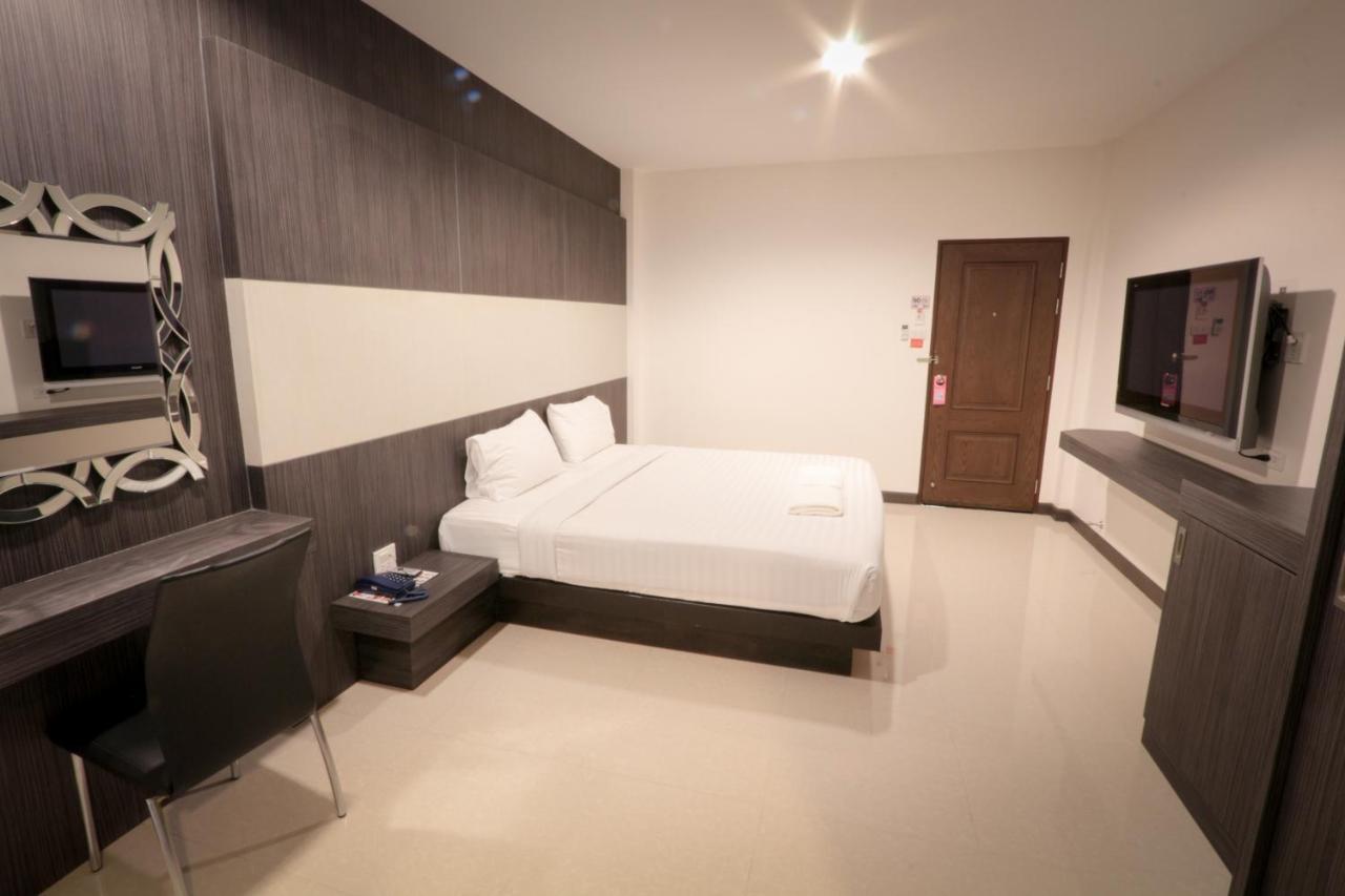 Fortune Surin Hotel Exterior photo
