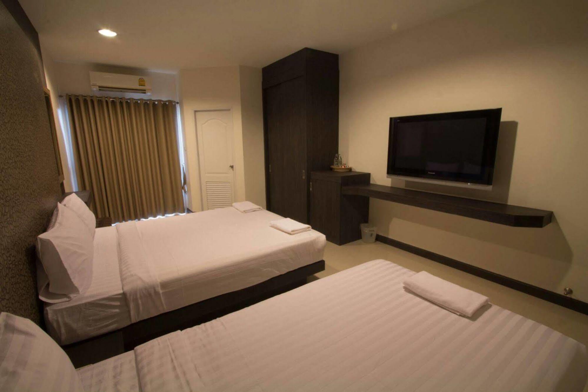 Fortune Surin Hotel Exterior photo