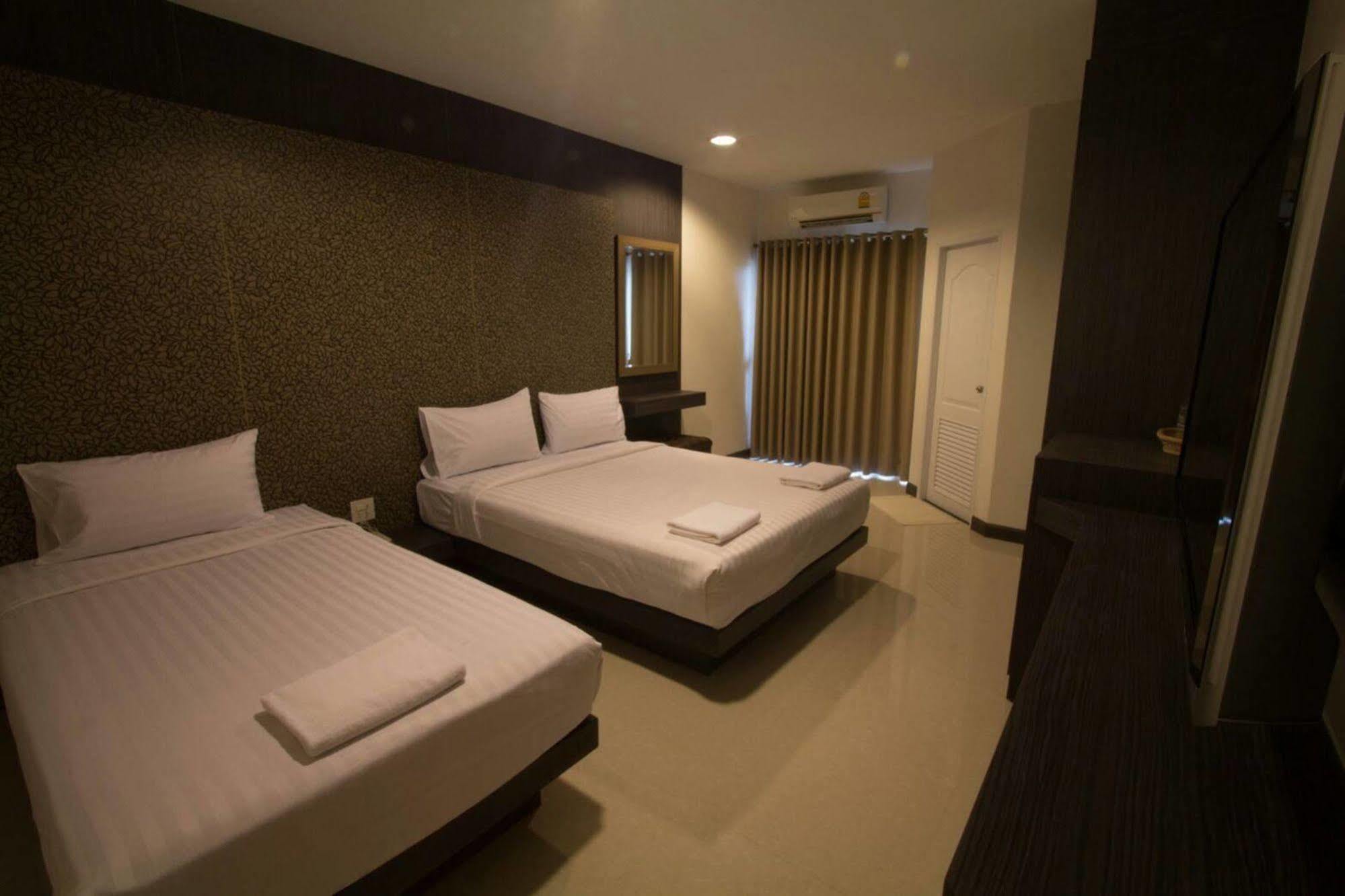 Fortune Surin Hotel Exterior photo