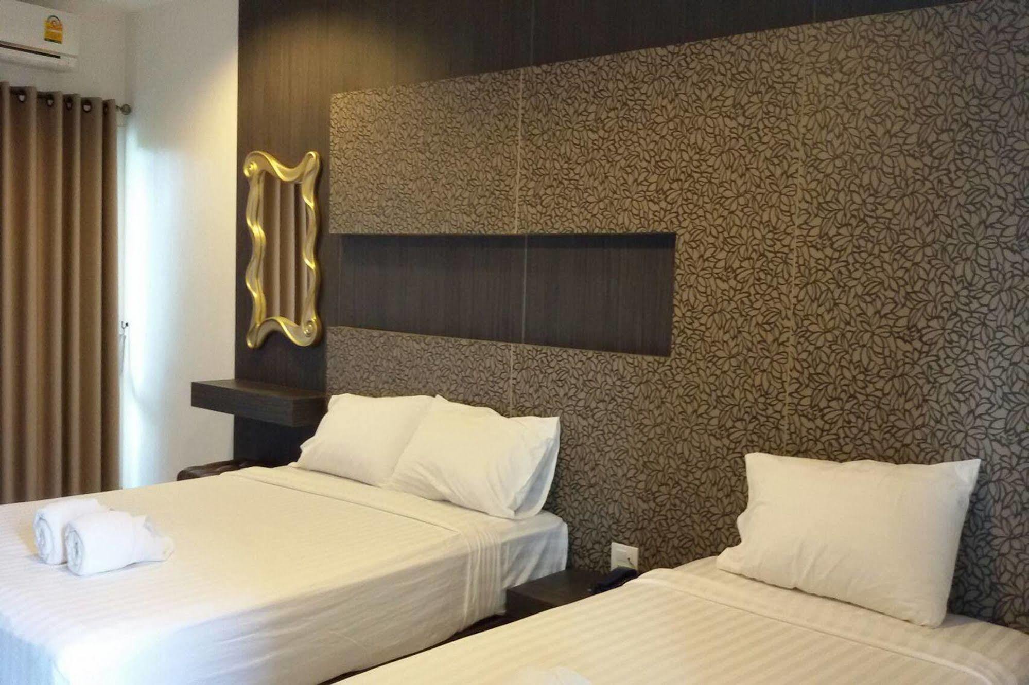 Fortune Surin Hotel Exterior photo