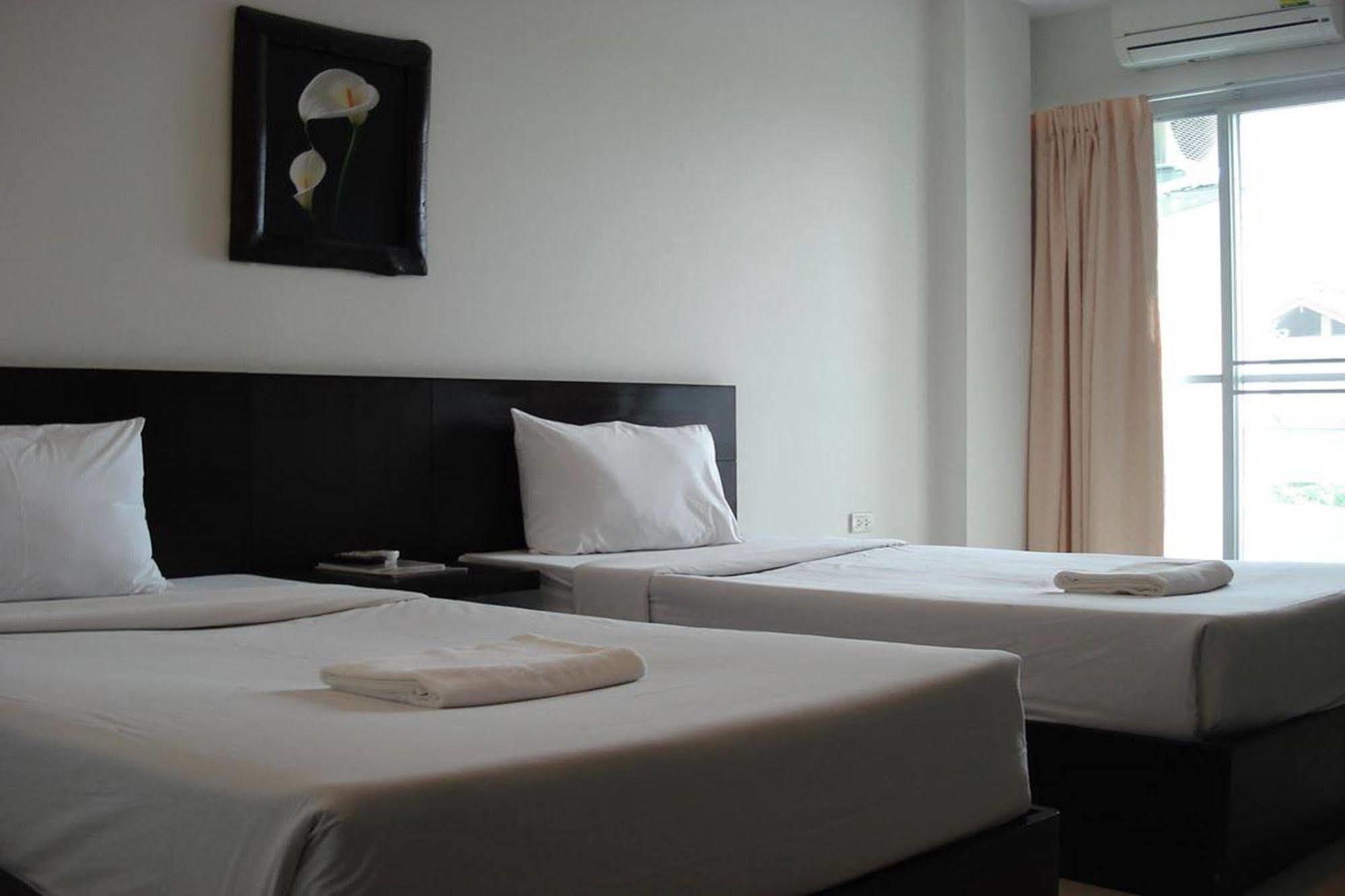 Fortune Surin Hotel Exterior photo