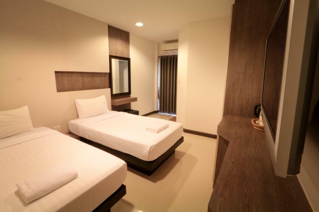 Fortune Surin Hotel Exterior photo